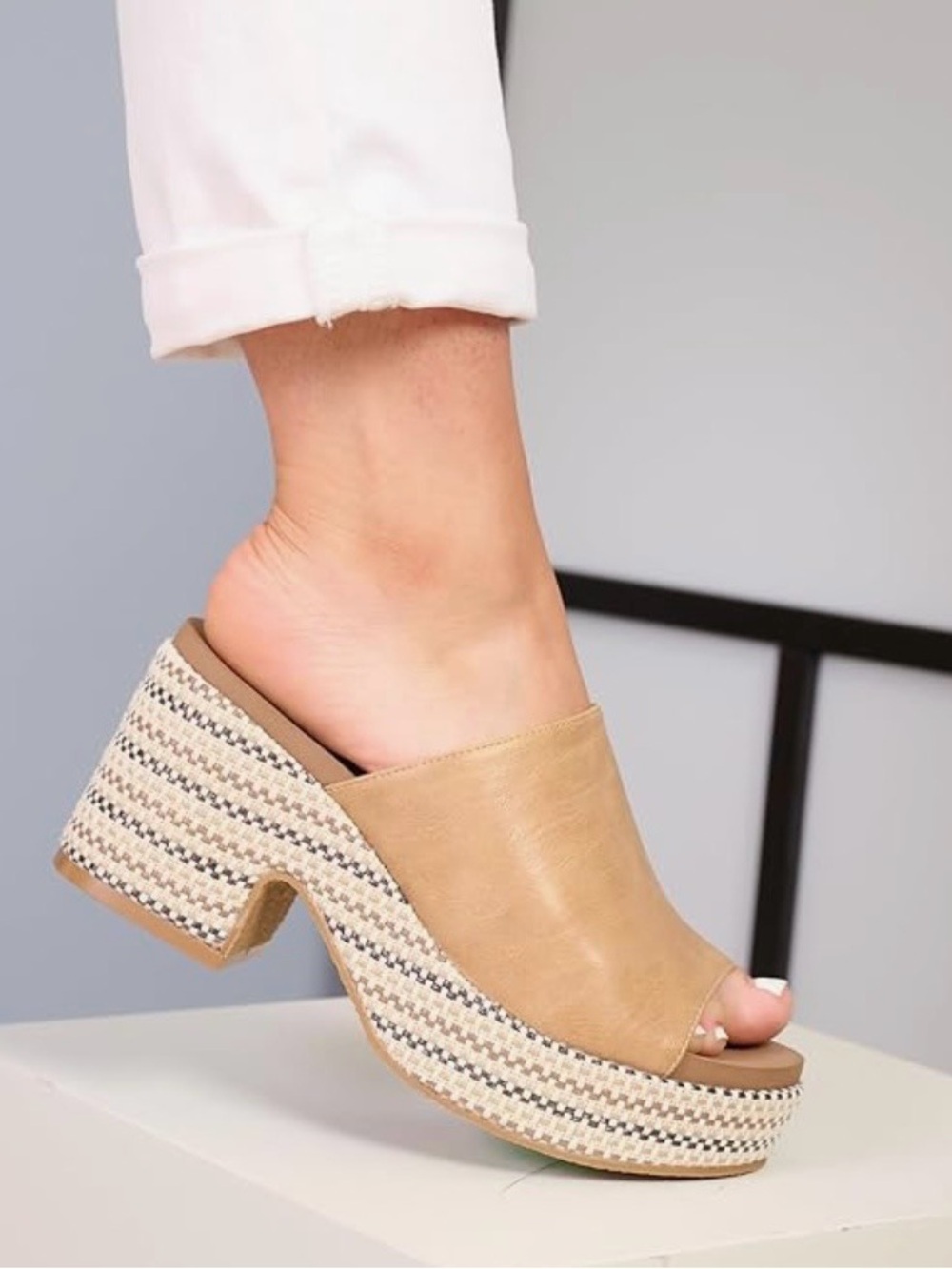 Corkys Totally Buggin Tan Platform Heeled Sandals Size Women’s 8 GREAT CONDITION